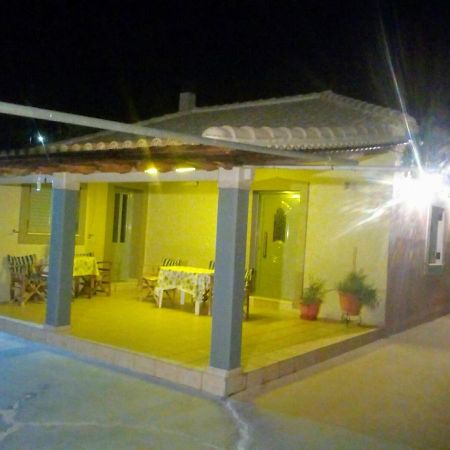 Ozena Countryside Apartment Vromonérion 외부 사진