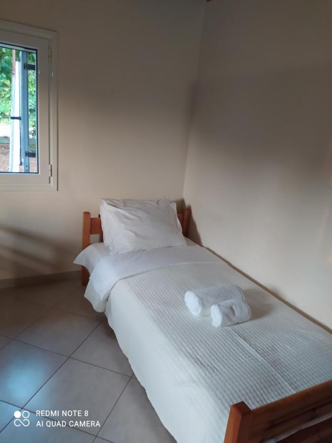Ozena Countryside Apartment Vromonérion 외부 사진