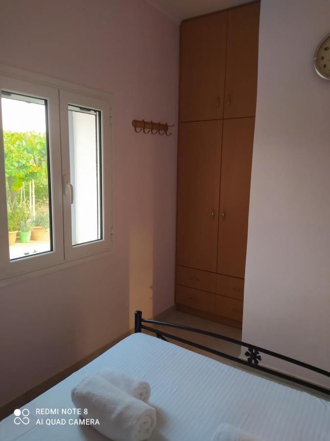 Ozena Countryside Apartment Vromonérion 외부 사진