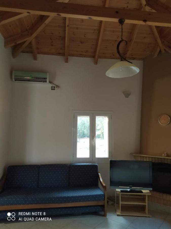 Ozena Countryside Apartment Vromonérion 외부 사진
