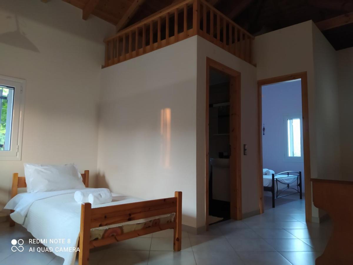 Ozena Countryside Apartment Vromonérion 외부 사진